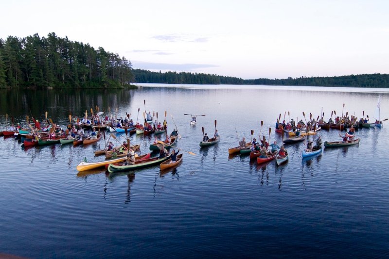 wooden-canoe-paddle-by